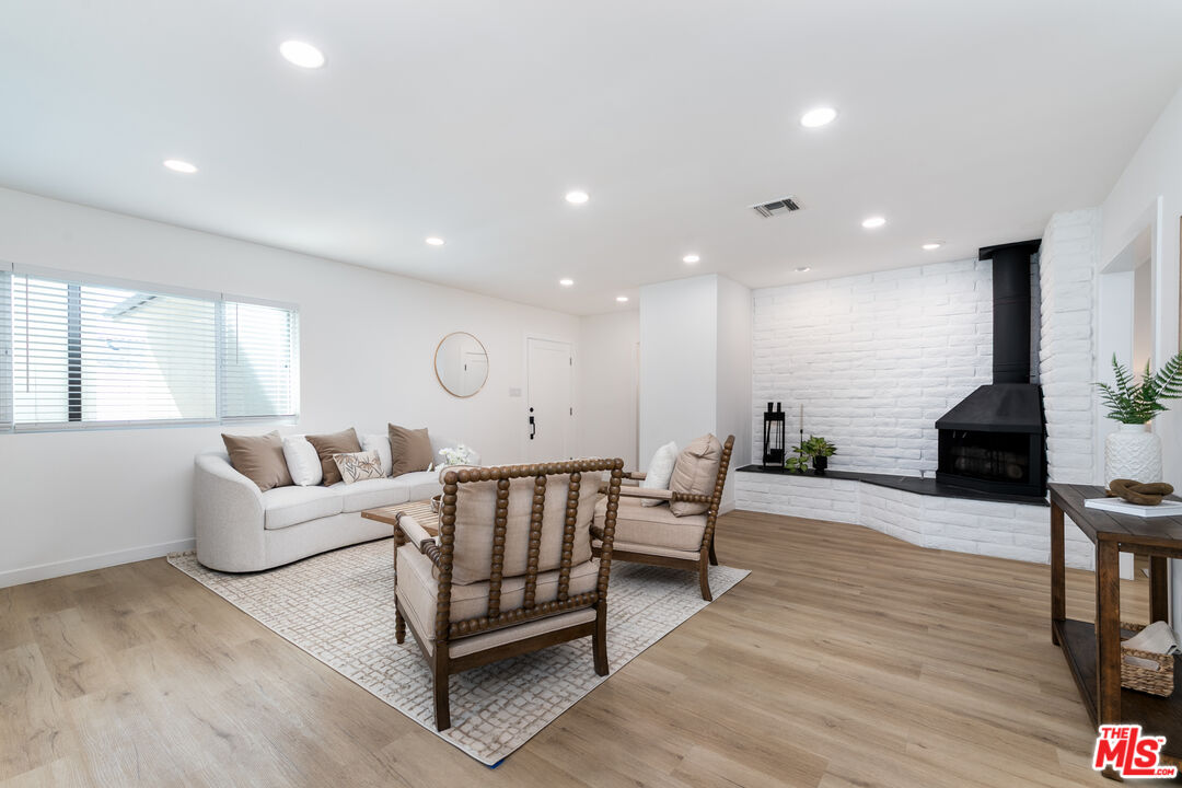 8446 Penfield Avenue Winnetka, CA 91306 - Photo 9 of 38