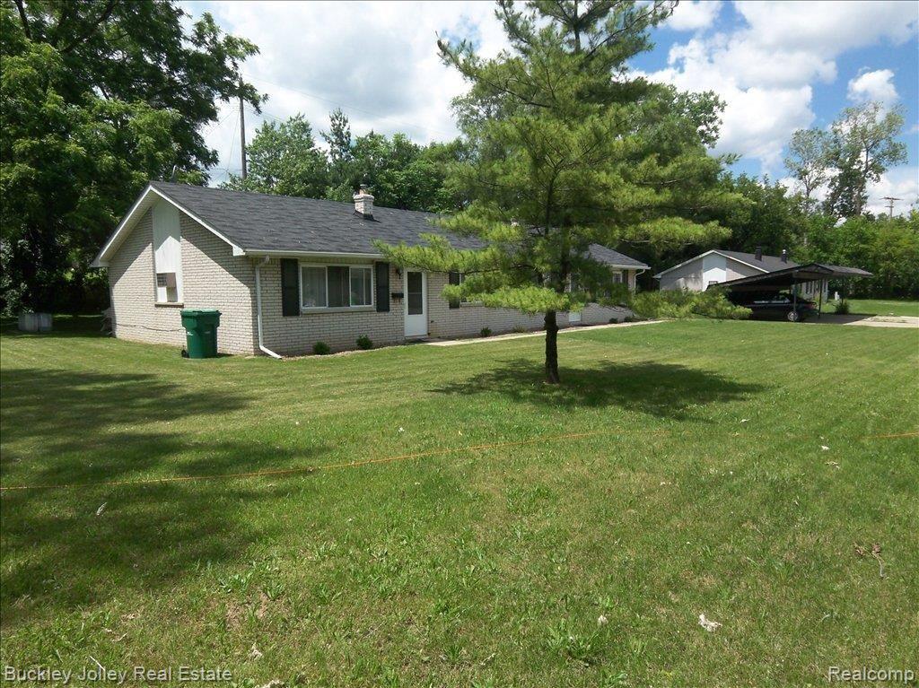 170 O'Doherty Road Brighton, MI 48116 - Photo 3 of 10 Yard