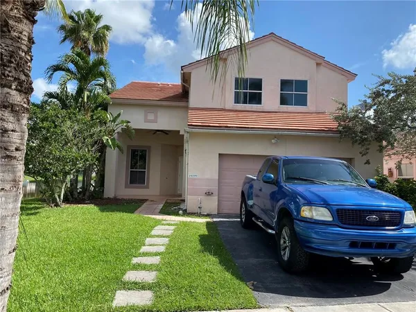 $3,900 | 19199 Northwest 19th Street, Pembroke Pines, FL 33029