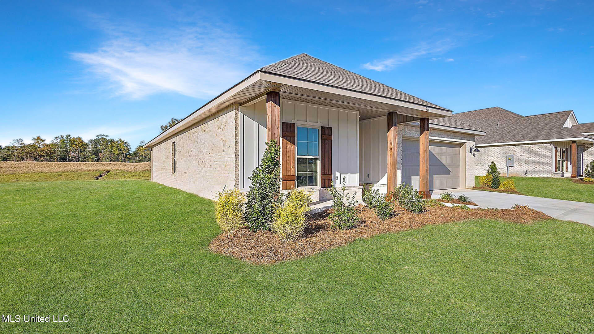 714 Honeysuckle Loop Canton, MS 39046 - Photo 2 of 28 2-HTP_1338_
