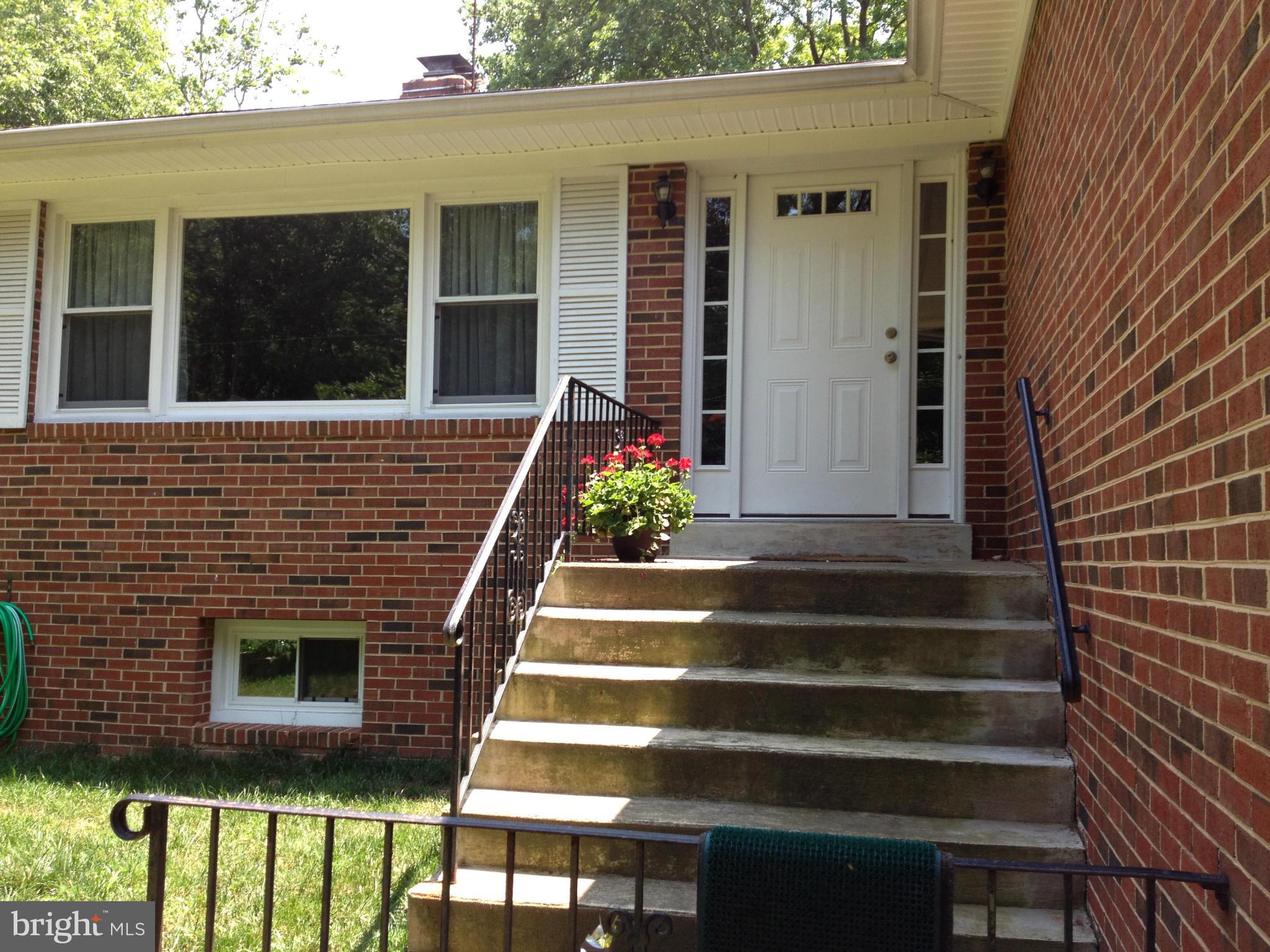 7029 Union Mill Road Clifton, VA 20124 - Photo 2 of 15 Exterior (Front)