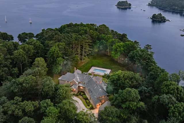 $3,400,000 | 7 LMC Lane, Freeport, ME 04032