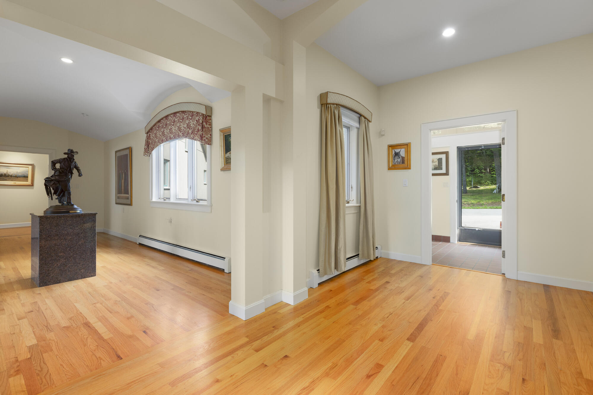 7 LMC Lane Freeport, ME 04032 - Photo 20 of 89 Foyer