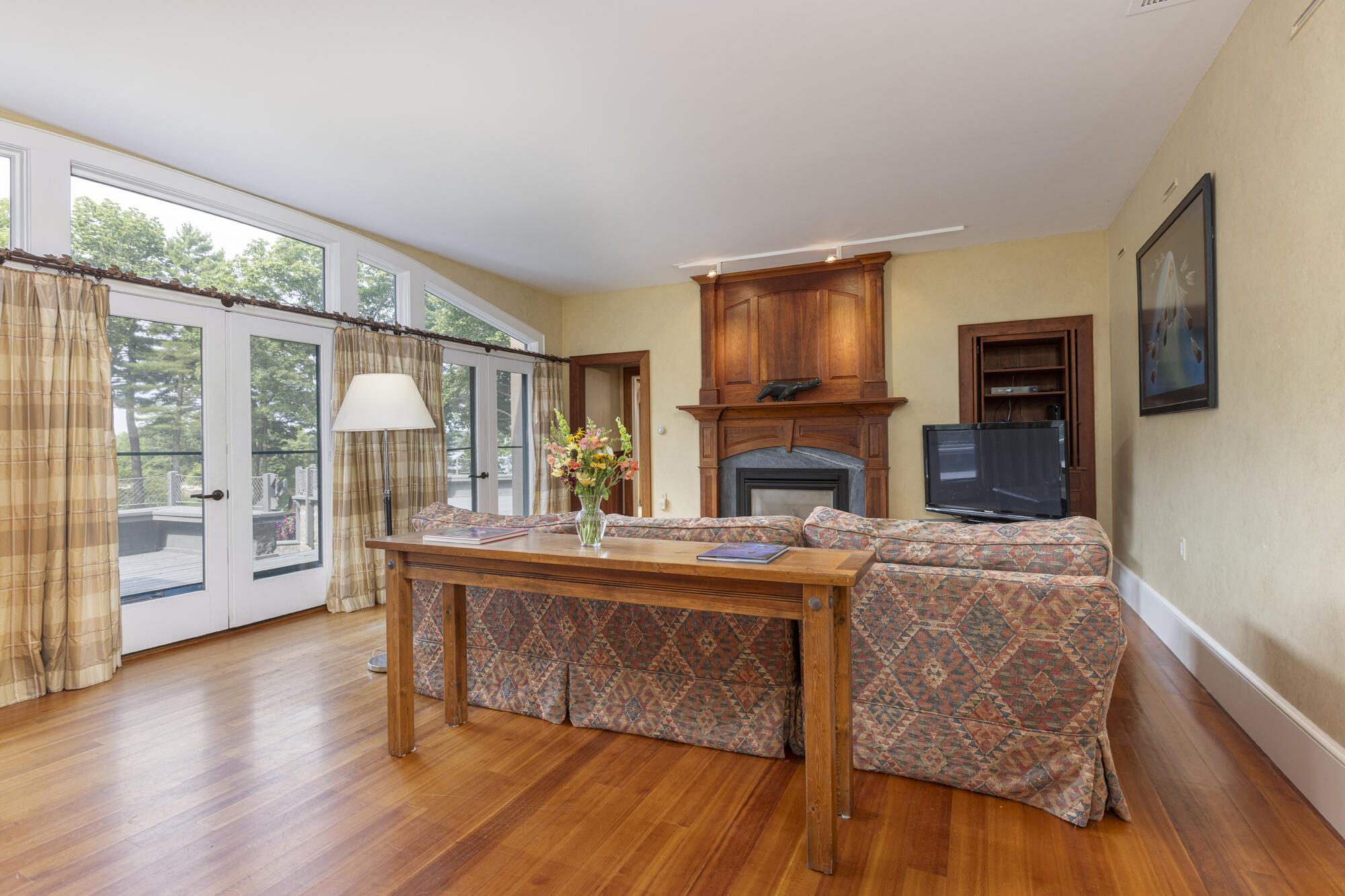 7 LMC Lane Freeport, ME 04032 - Photo 24 of 89 Living Room
