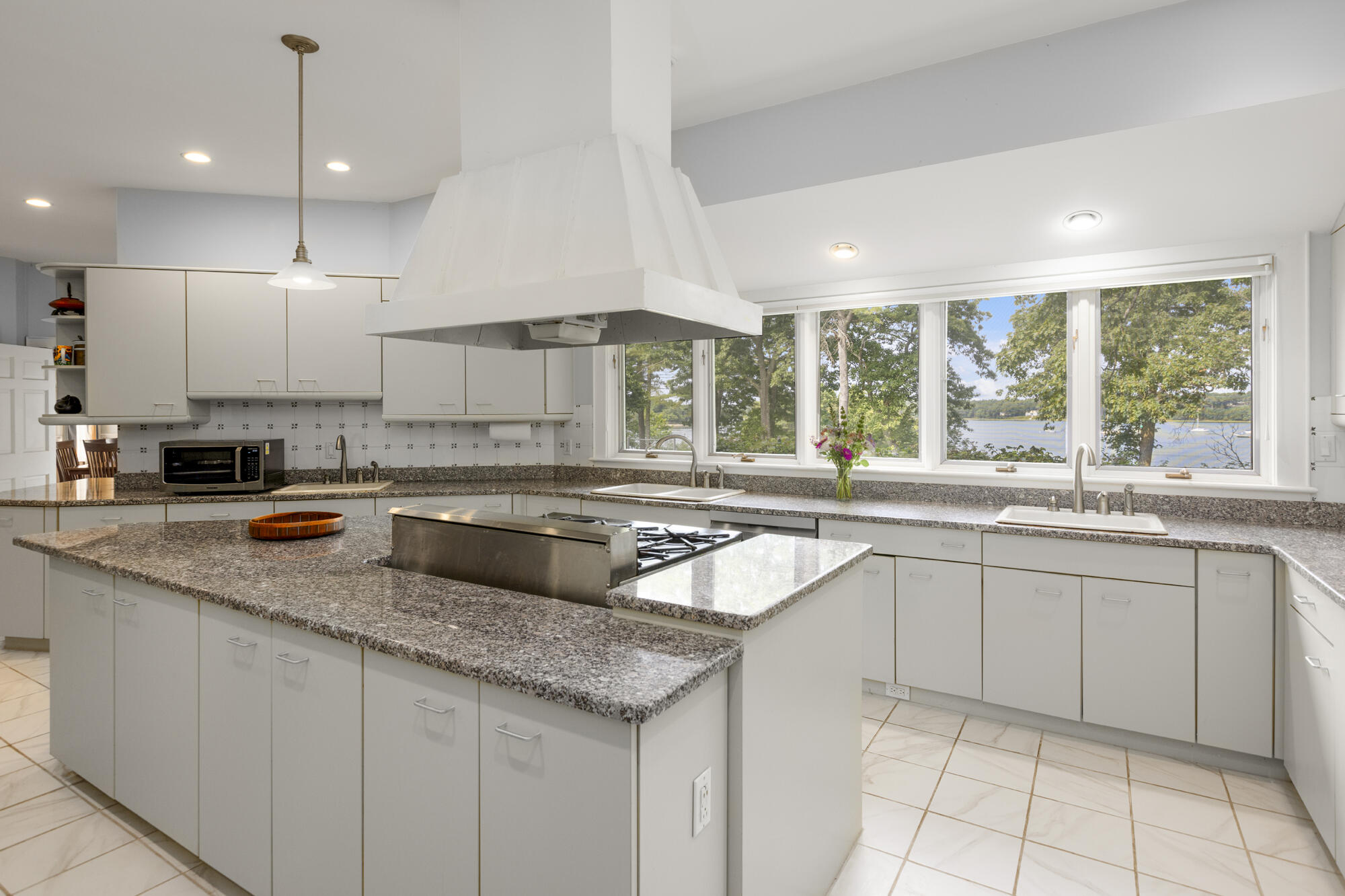 7 LMC Lane Freeport, ME 04032 - Photo 29 of 89 Kitchen