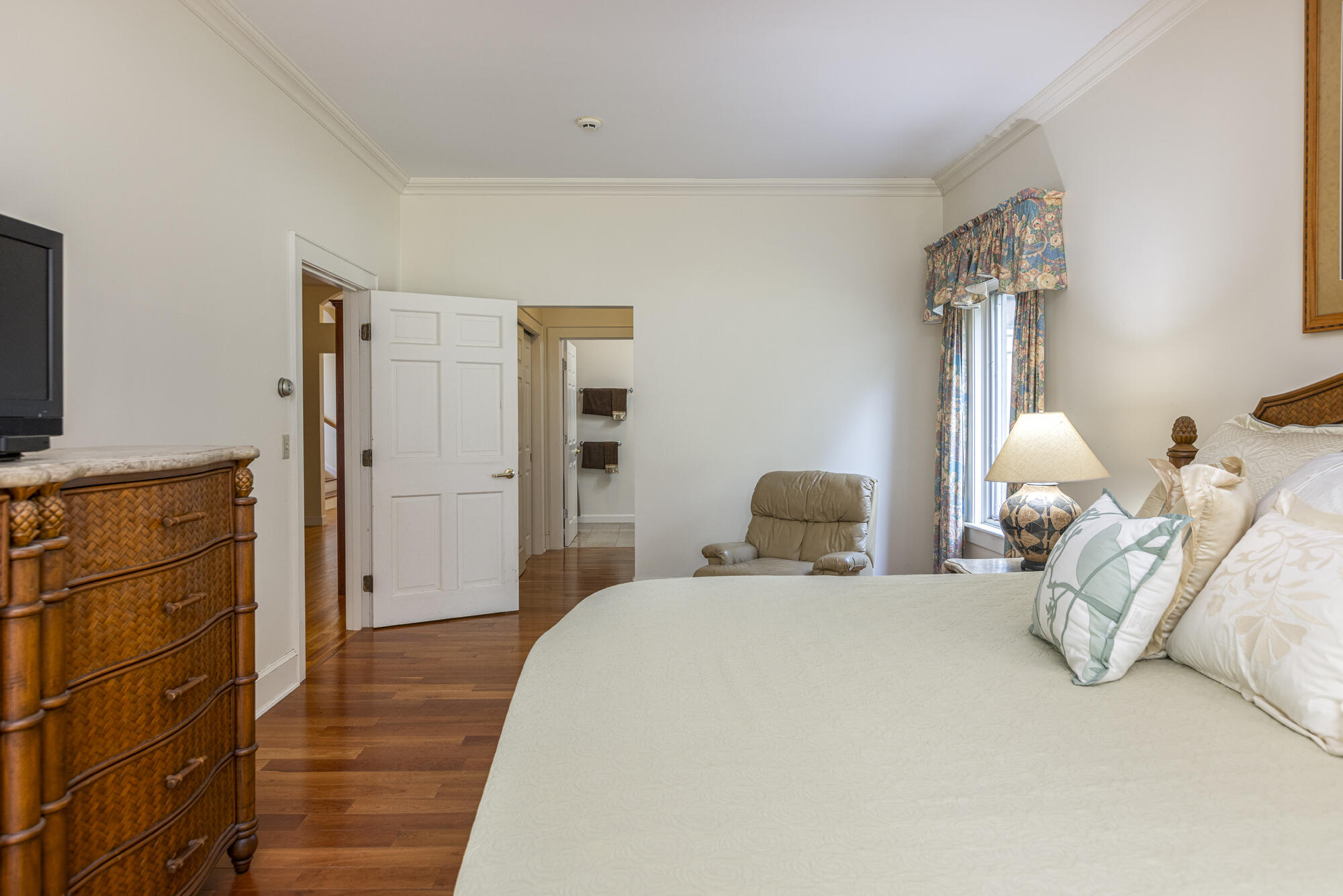 7 LMC Lane Freeport, ME 04032 - Photo 46 of 89 First Floor Bedroom Suite