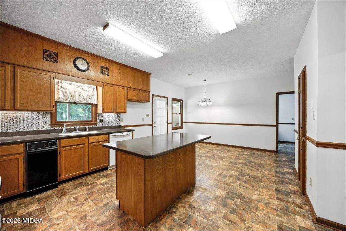 311 Country Creek Road Macon, GA 31220 - Photo 8 of 40 8