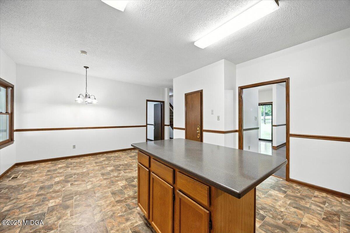 311 Country Creek Road Macon, GA 31220 - Photo 9 of 40 9