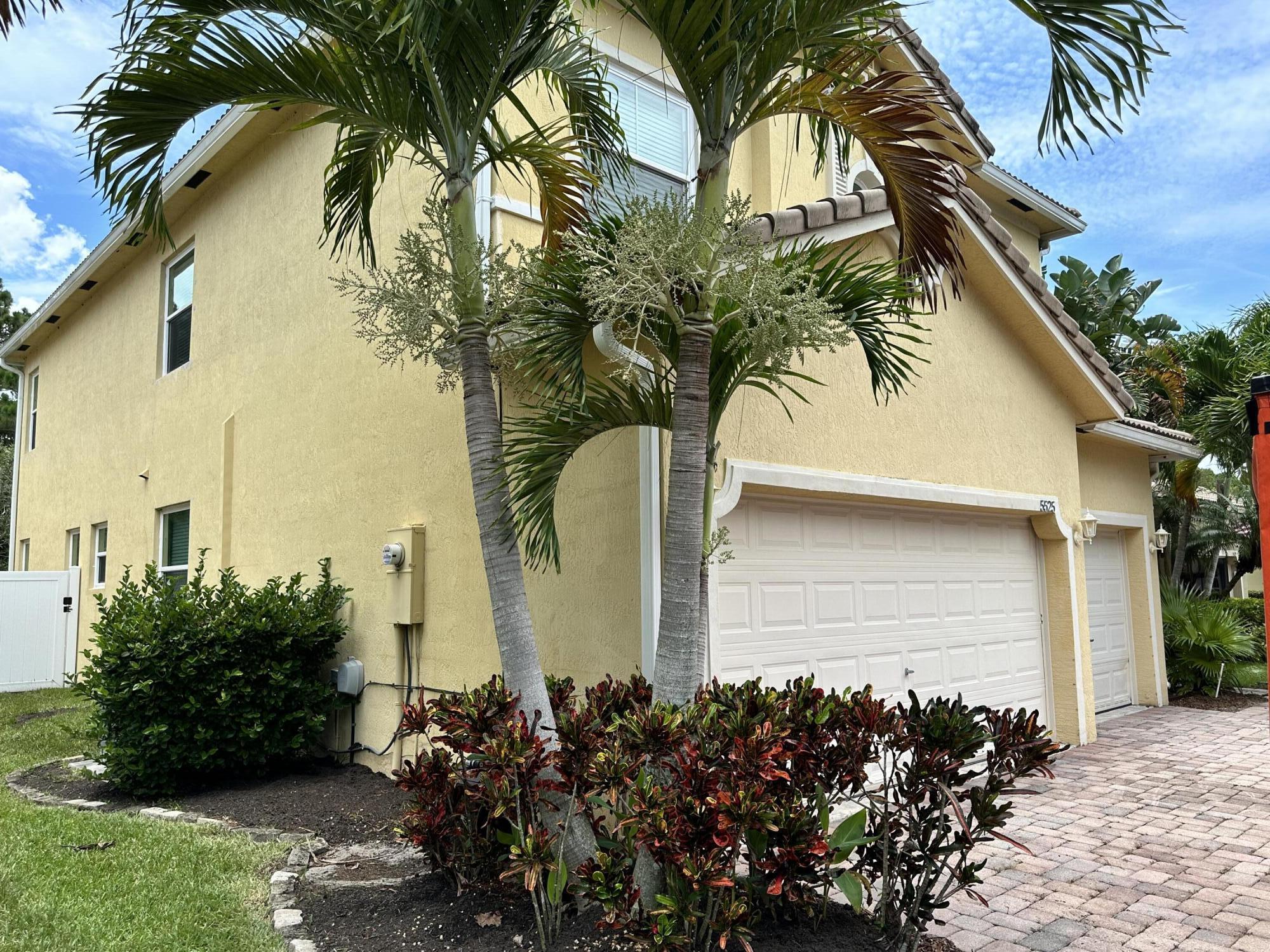 5525 Spanish River Road Fort Pierce, FL 34951 - Photo 4 of 39 IMG_9559