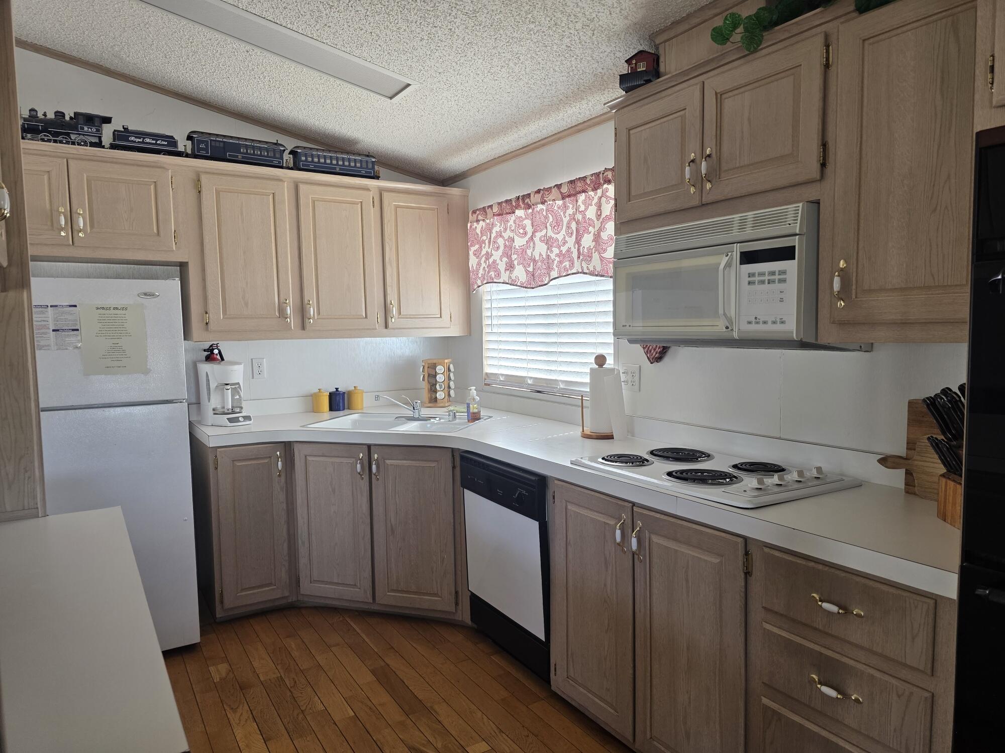 10595 Hot Mineral Spa Road, Unit 195 Niland, CA 92257 - Photo 11 of 32 20260317_140958_resized