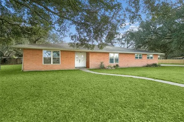 $199,900 | 505 East Park Boulevard, Braithwaite, LA 70040