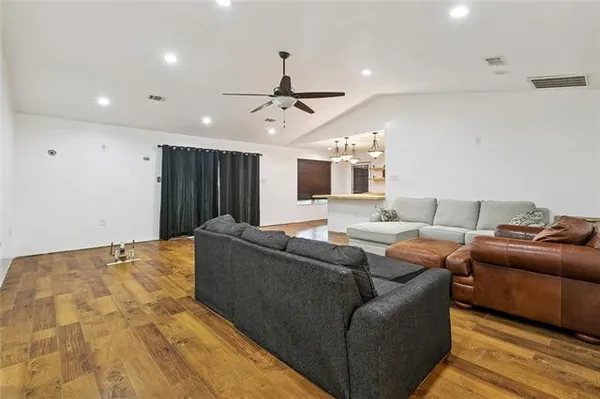 $179,900 | 505 East Park Boulevard, Braithwaite, LA 70040