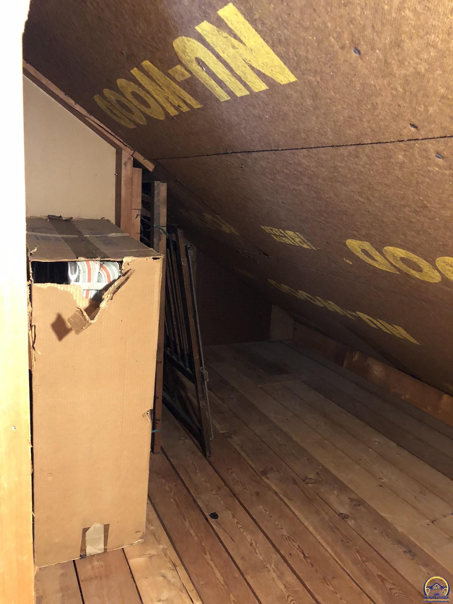 2024 Southwest Stone Avenue Topeka, KS 66604 - Photo 21 of 30