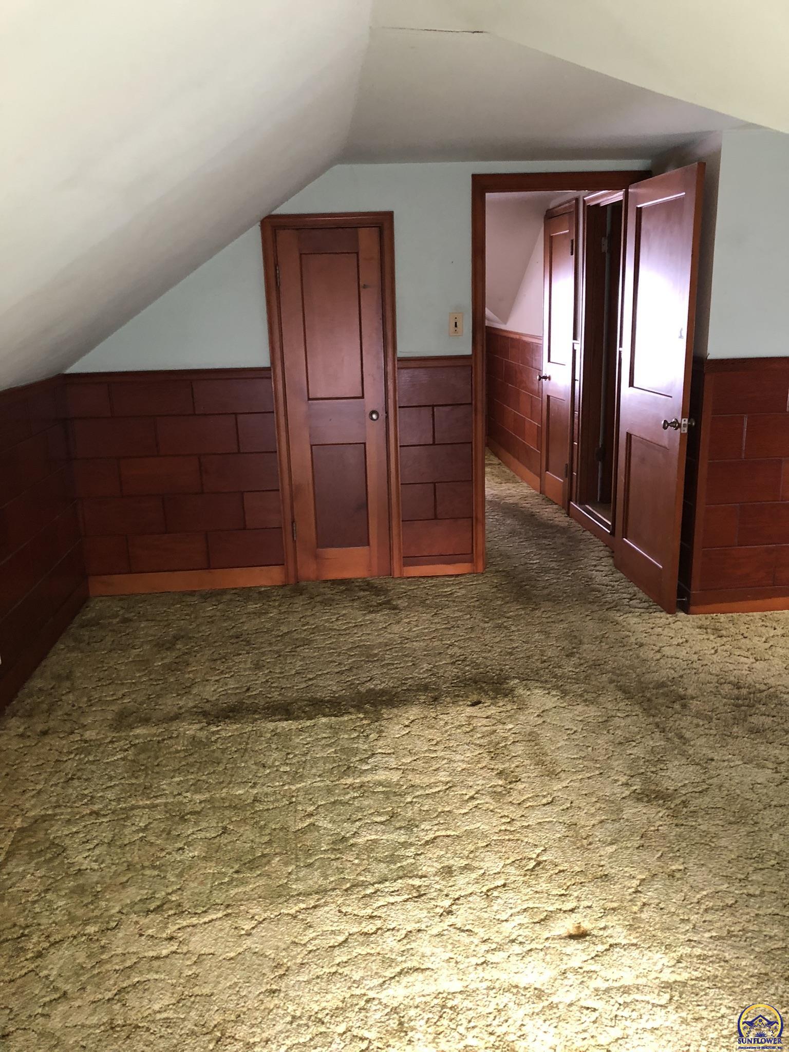 2024 Southwest Stone Avenue Topeka, KS 66604 - Photo 23 of 30