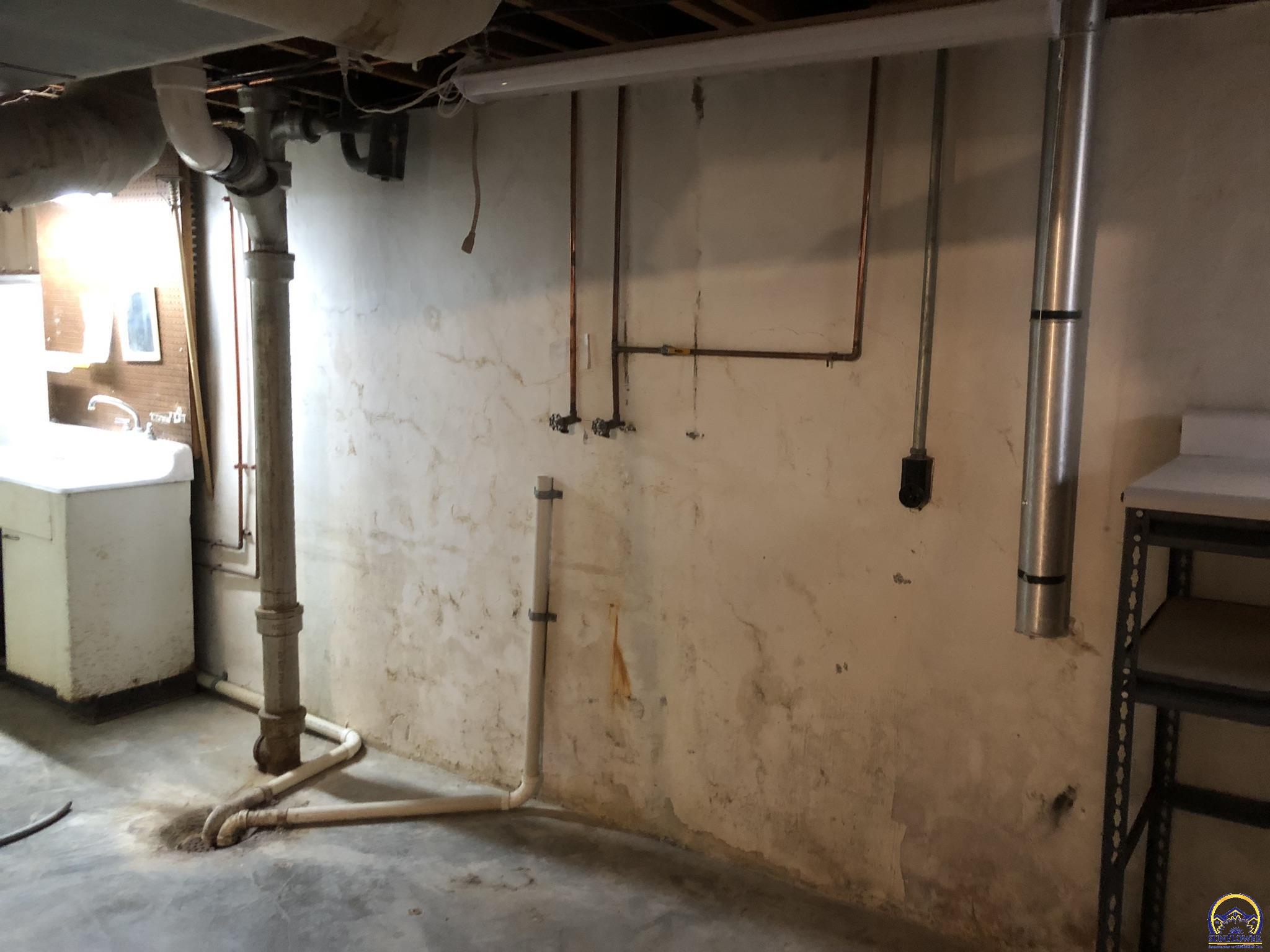 2024 Southwest Stone Avenue Topeka, KS 66604 - Photo 29 of 30