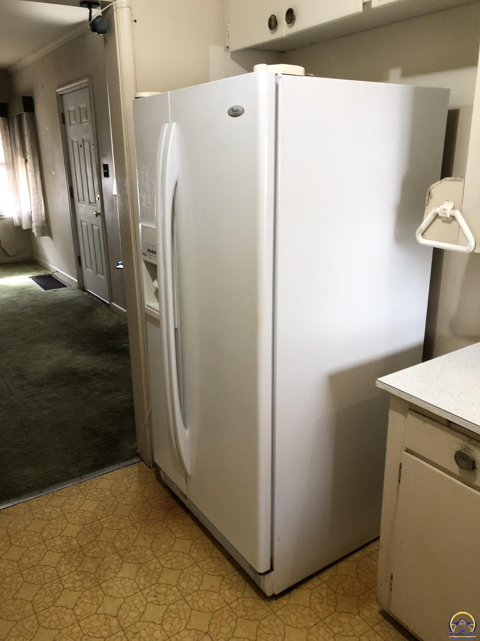 2024 Southwest Stone Avenue Topeka, KS 66604 - Photo 8 of 30