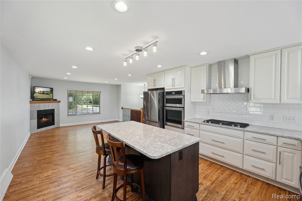 3395 West Maple Road Wixom, MI 48393 - Photo 11 of 50