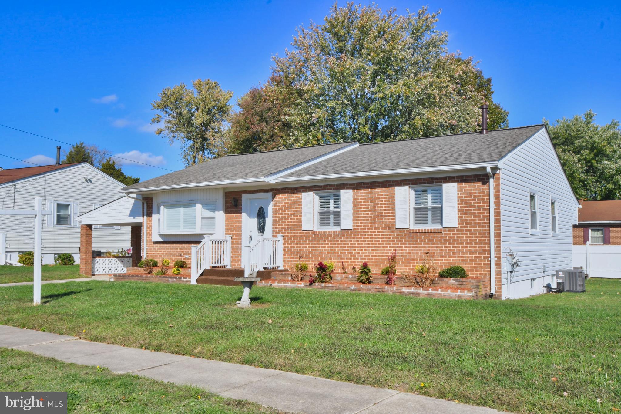 533 Riverside Drive Baltimore, MD 21221 - Photo 2 of 43 Compact, Convenient and Classy!