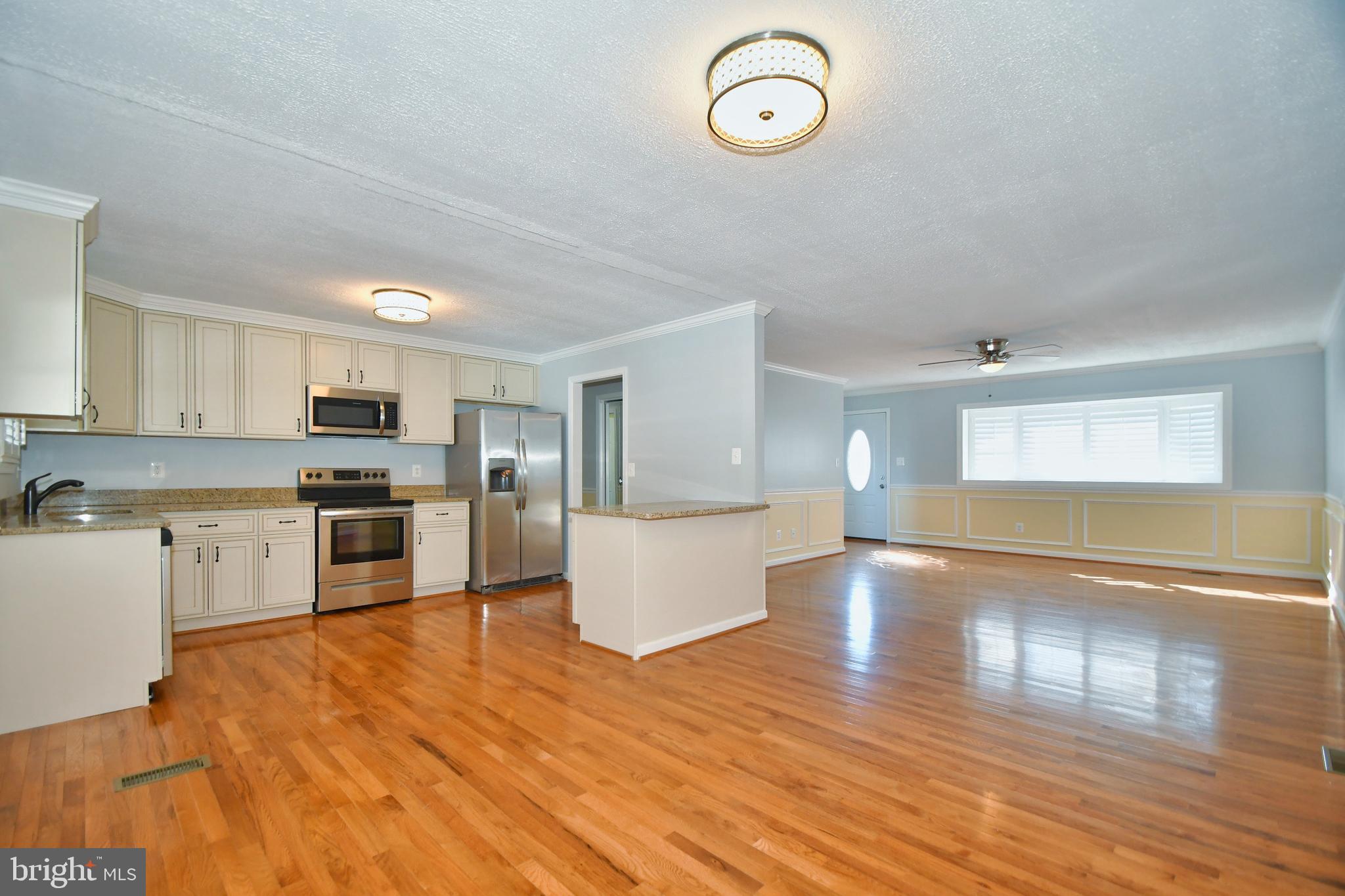 533 Riverside Drive Baltimore, MD 21221 - Photo 11 of 43 Kitchen Opens to Dr & LR