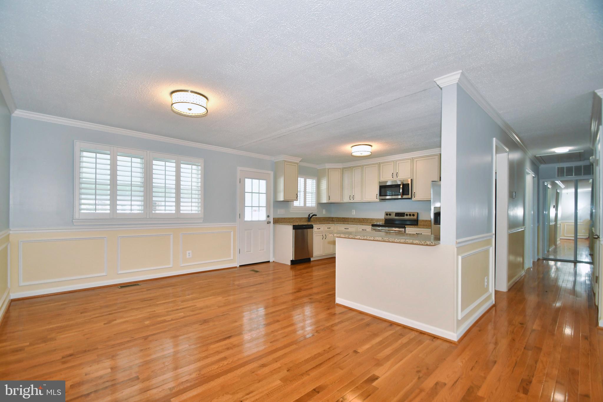 533 Riverside Drive Baltimore, MD 21221 - Photo 13 of 43 Open and Spacious