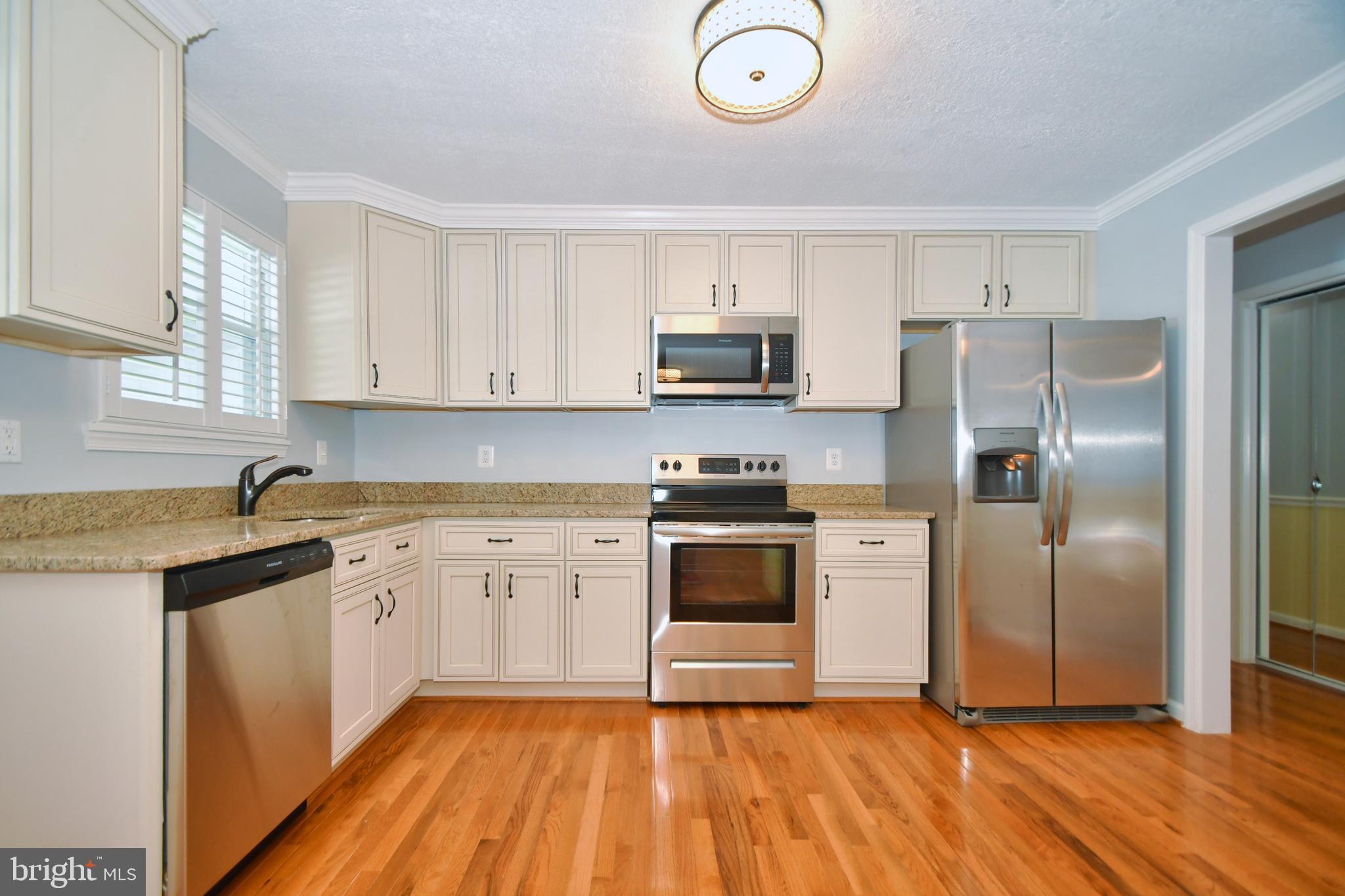 533 Riverside Drive Baltimore, MD 21221 - Photo 15 of 43 SS Appliances