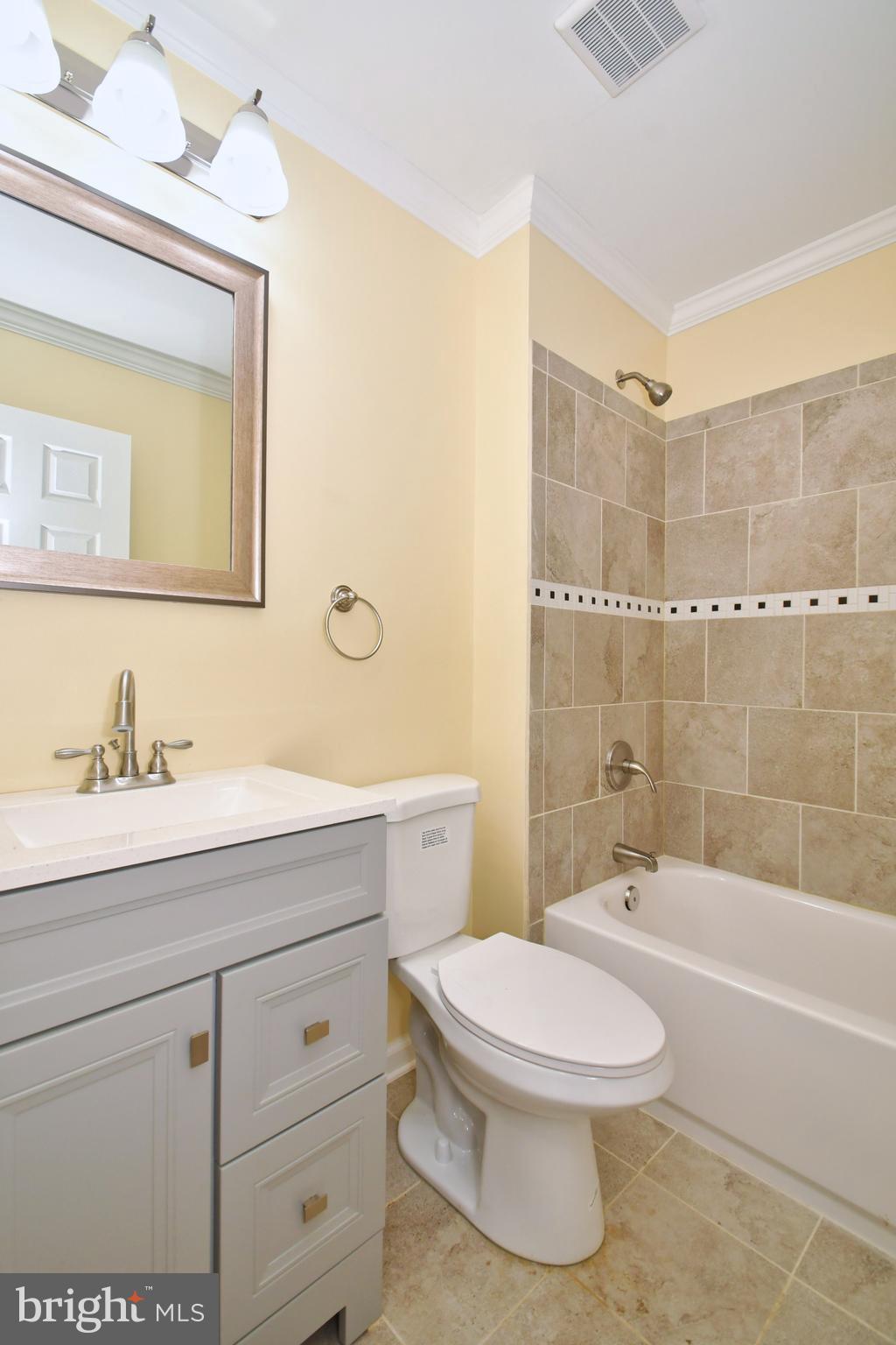 533 Riverside Drive Baltimore, MD 21221 - Photo 17 of 43 Family Bath