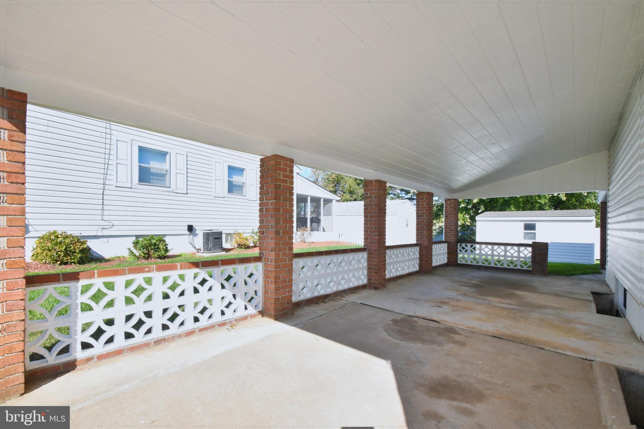 533 Riverside Drive Baltimore, MD 21221 - Photo 3 of 43 Carport