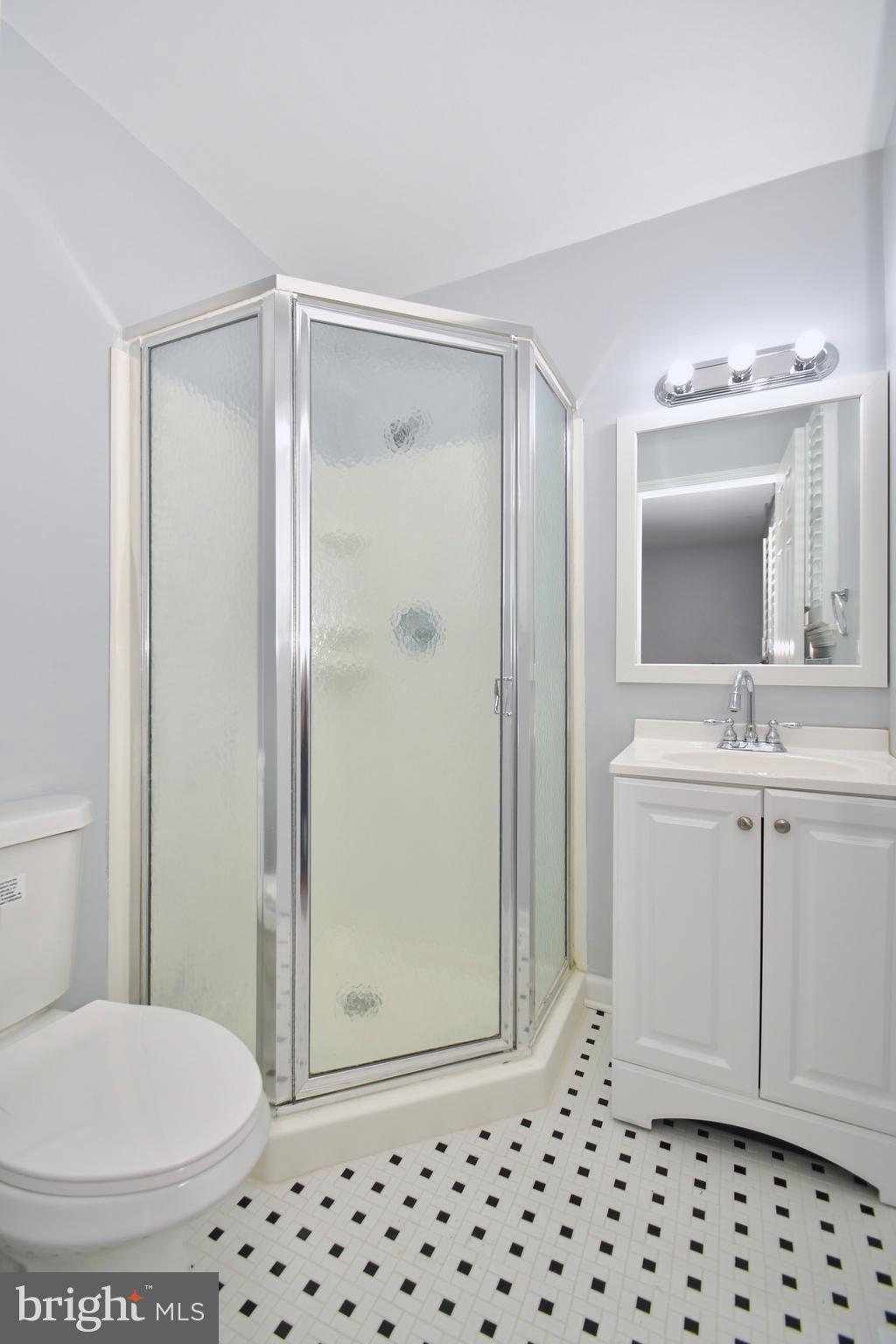 533 Riverside Drive Baltimore, MD 21221 - Photo 23 of 43 Private Master Bath