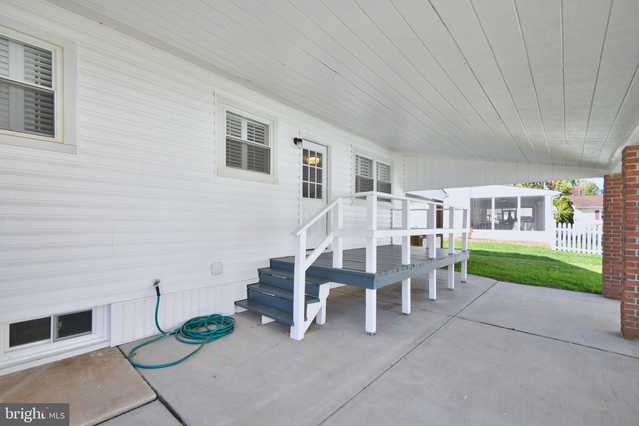 533 Riverside Drive Baltimore, MD 21221 - Photo 6 of 43 Covered Rear Patio