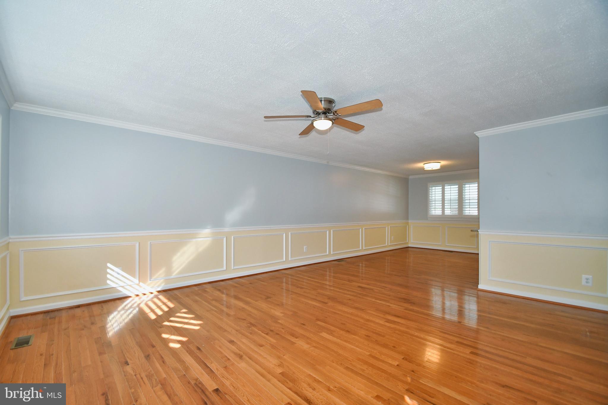 533 Riverside Drive Baltimore, MD 21221 - Photo 9 of 43 Living Room to Dining Room