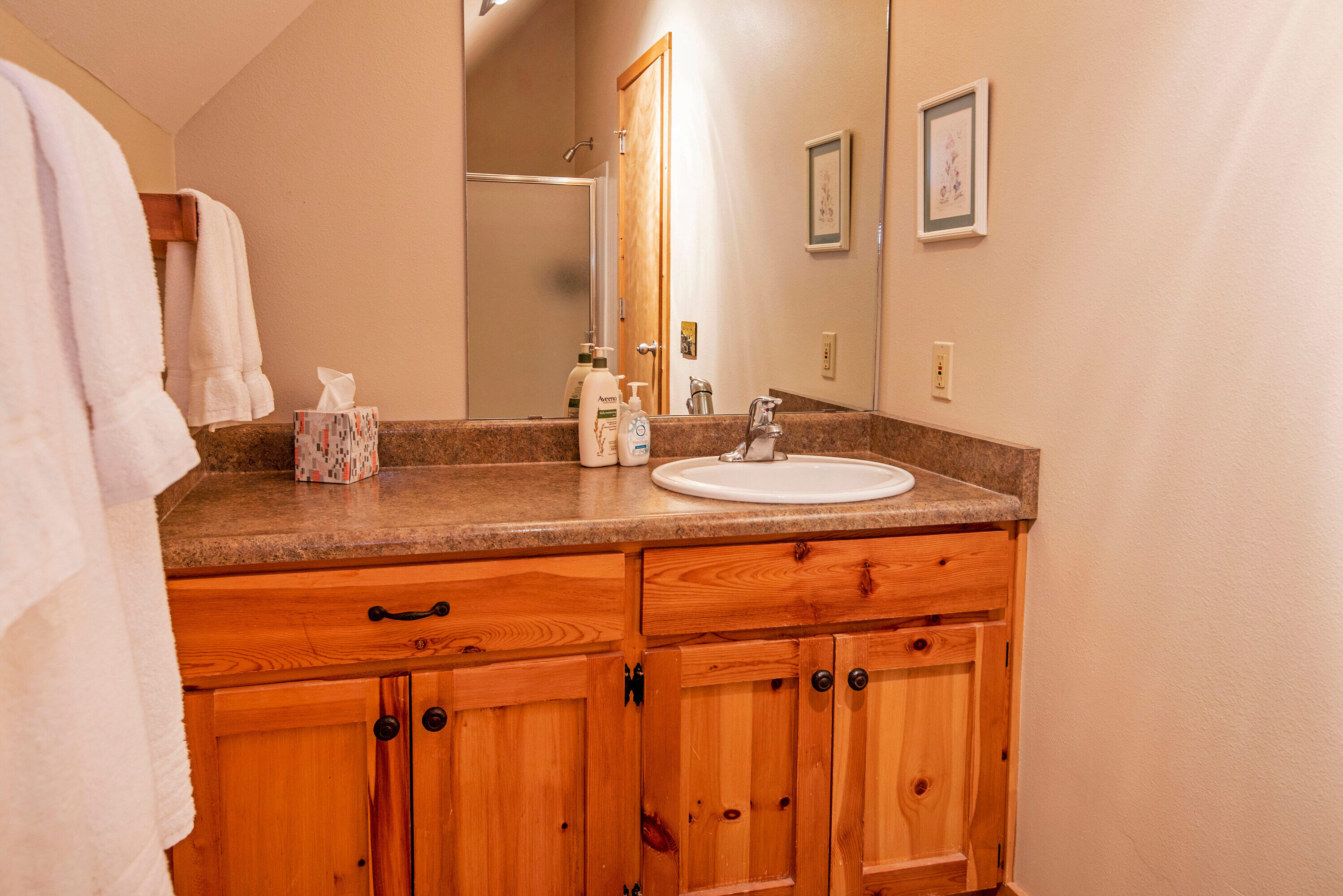 57520 Circle 4 Cabin Road, Unit 11 Sunriver, OR 97707 - Photo 16 of 20 Circle 4 Cabin Rd 11 Sunriver-print-015-