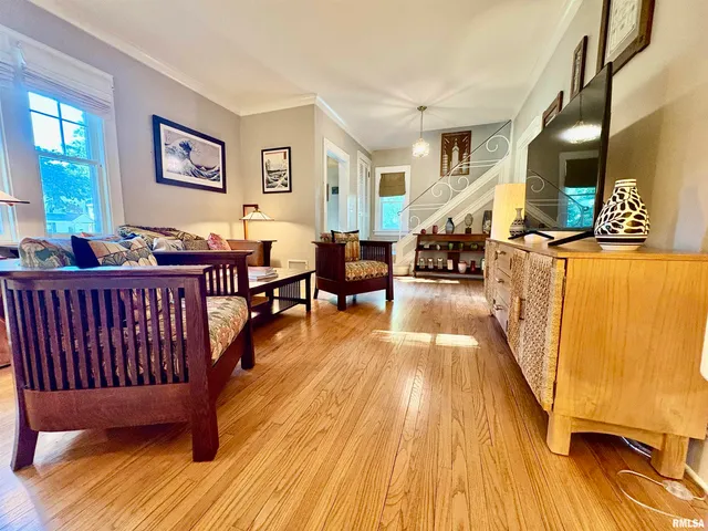 $229,900 | 8 Duncan Park, Jacksonville, IL 62650