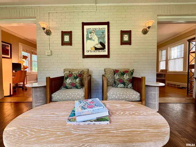 $229,900 | 8 Duncan Park, Jacksonville, IL 62650