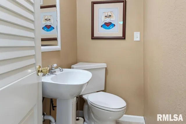 $229,900 | 8 Duncan Park, Jacksonville, IL 62650