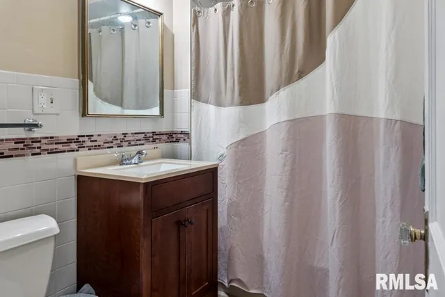 $229,900 | 8 Duncan Park, Jacksonville, IL 62650