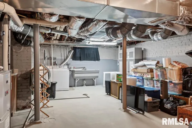 $229,900 | 8 Duncan Park, Jacksonville, IL 62650