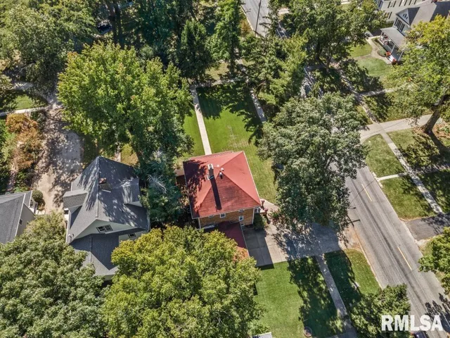 $229,900 | 8 Duncan Park, Jacksonville, IL 62650