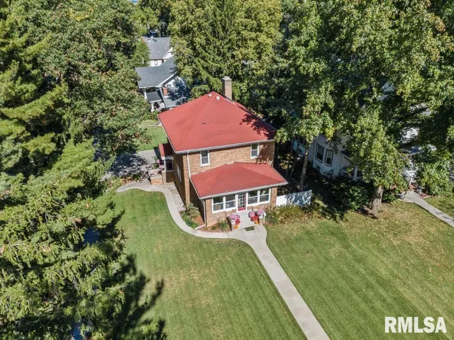 $229,900 | 8 Duncan Park, Jacksonville, IL 62650