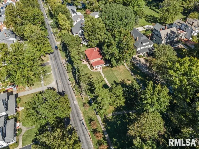 $229,900 | 8 Duncan Park, Jacksonville, IL 62650