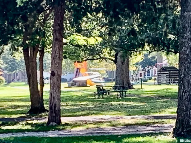 $229,900 | 8 Duncan Park, Jacksonville, IL 62650