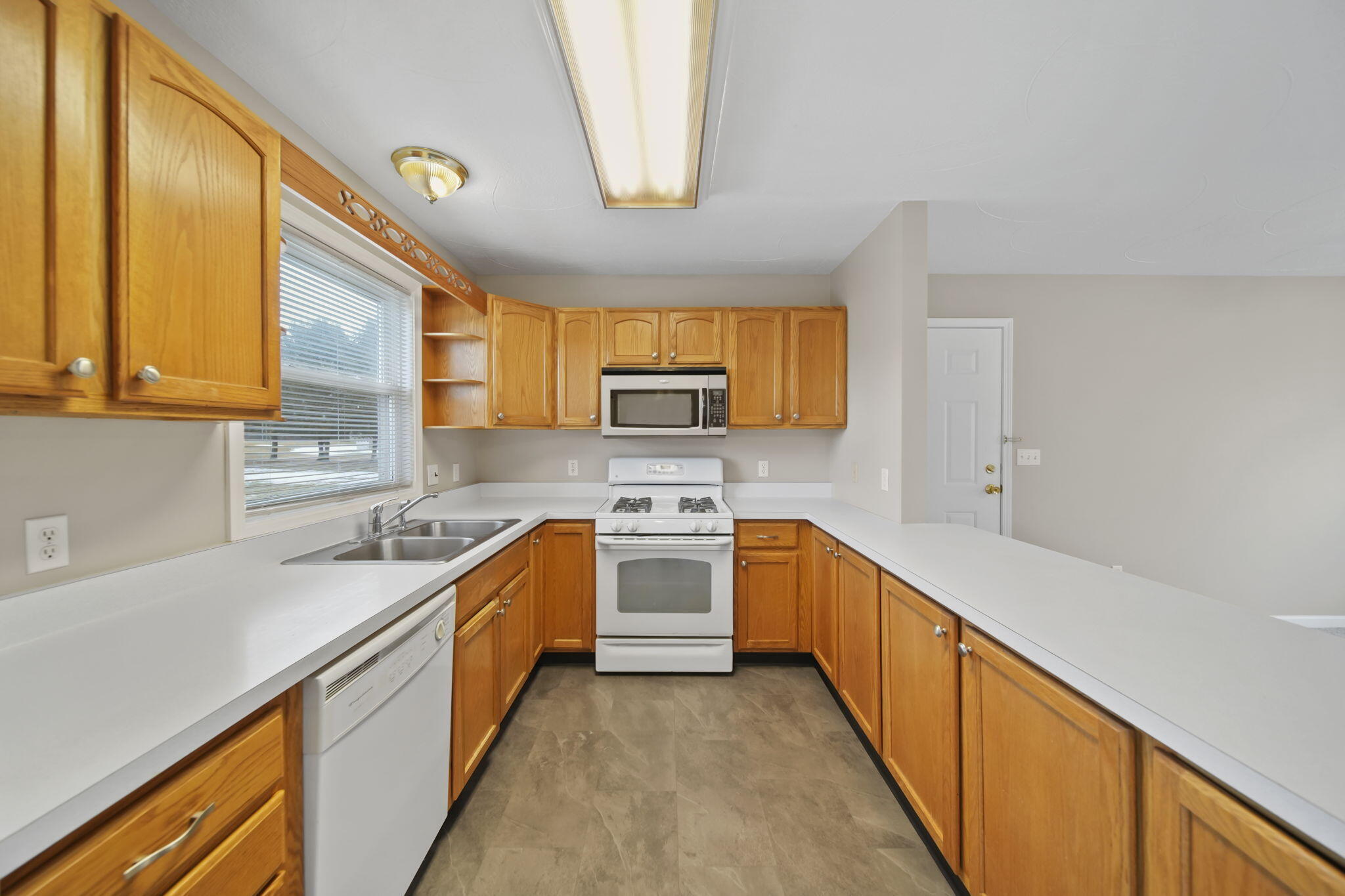 1930 East Kimmel Road Jackson, MI 49201 - Photo 11 of 37 10