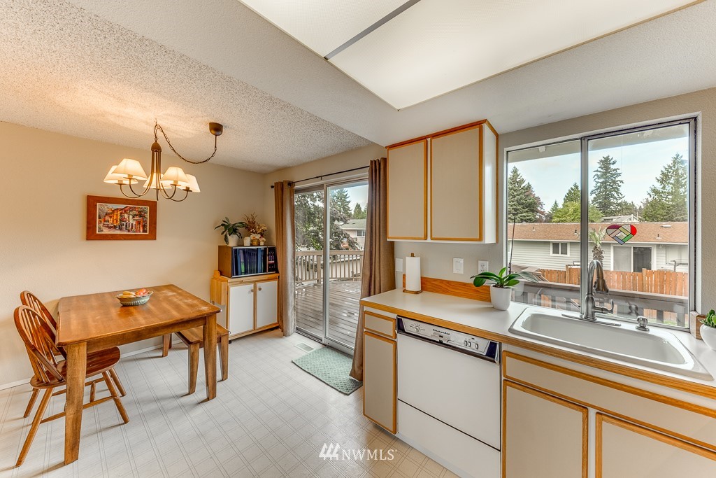 615 216th Street Southwest Bothell, WA 98021 - Photo 12 of 37
