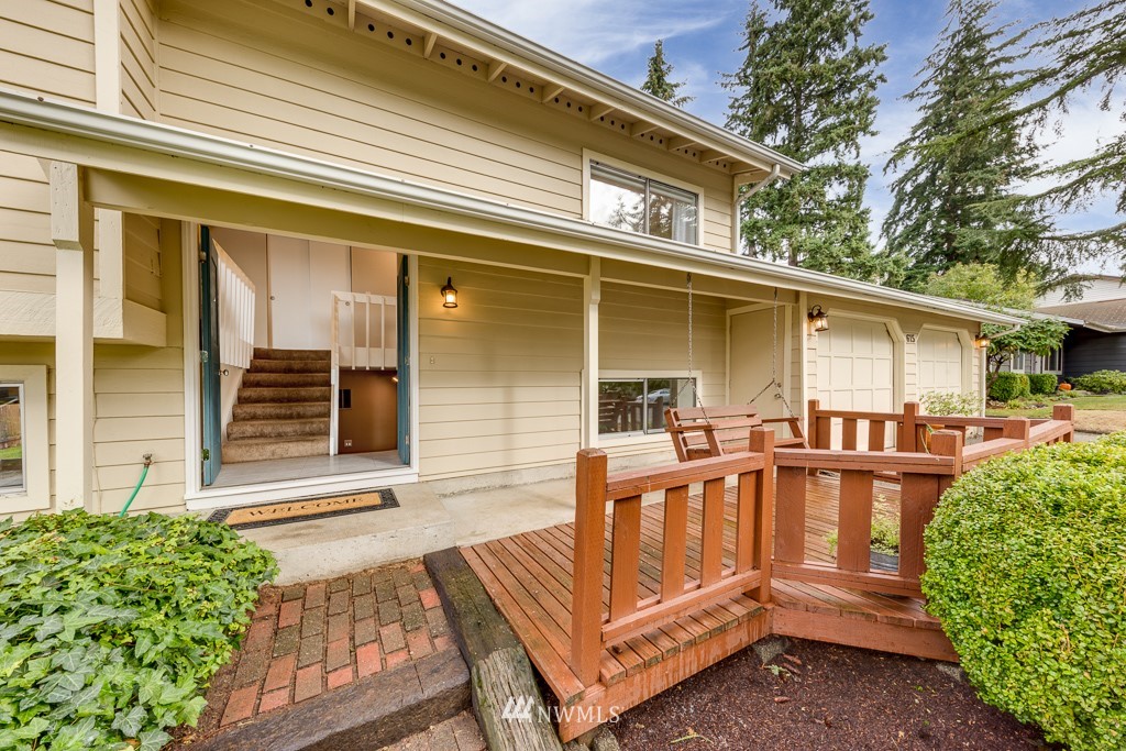 615 216th Street Southwest Bothell, WA 98021 - Photo 7 of 37