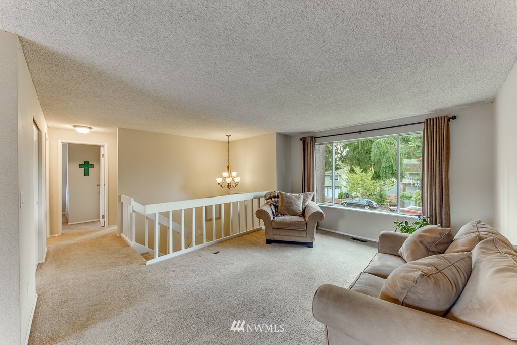 615 216th Street Southwest Bothell, WA 98021 - Photo 8 of 37