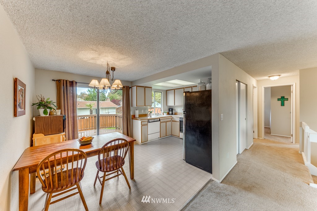 615 216th Street Southwest Bothell, WA 98021 - Photo 10 of 37