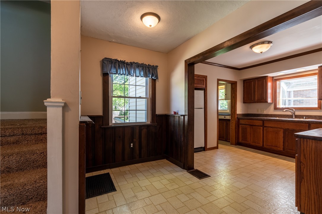 1585 Lyndhurst Road Lyndhurst, OH 44124 - Photo 14 of 35 Gallery Image 14