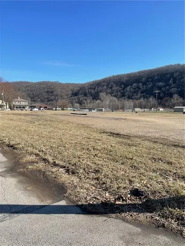 $75,000 | 11-th 11-th Street, Beaver Falls, PA 15010