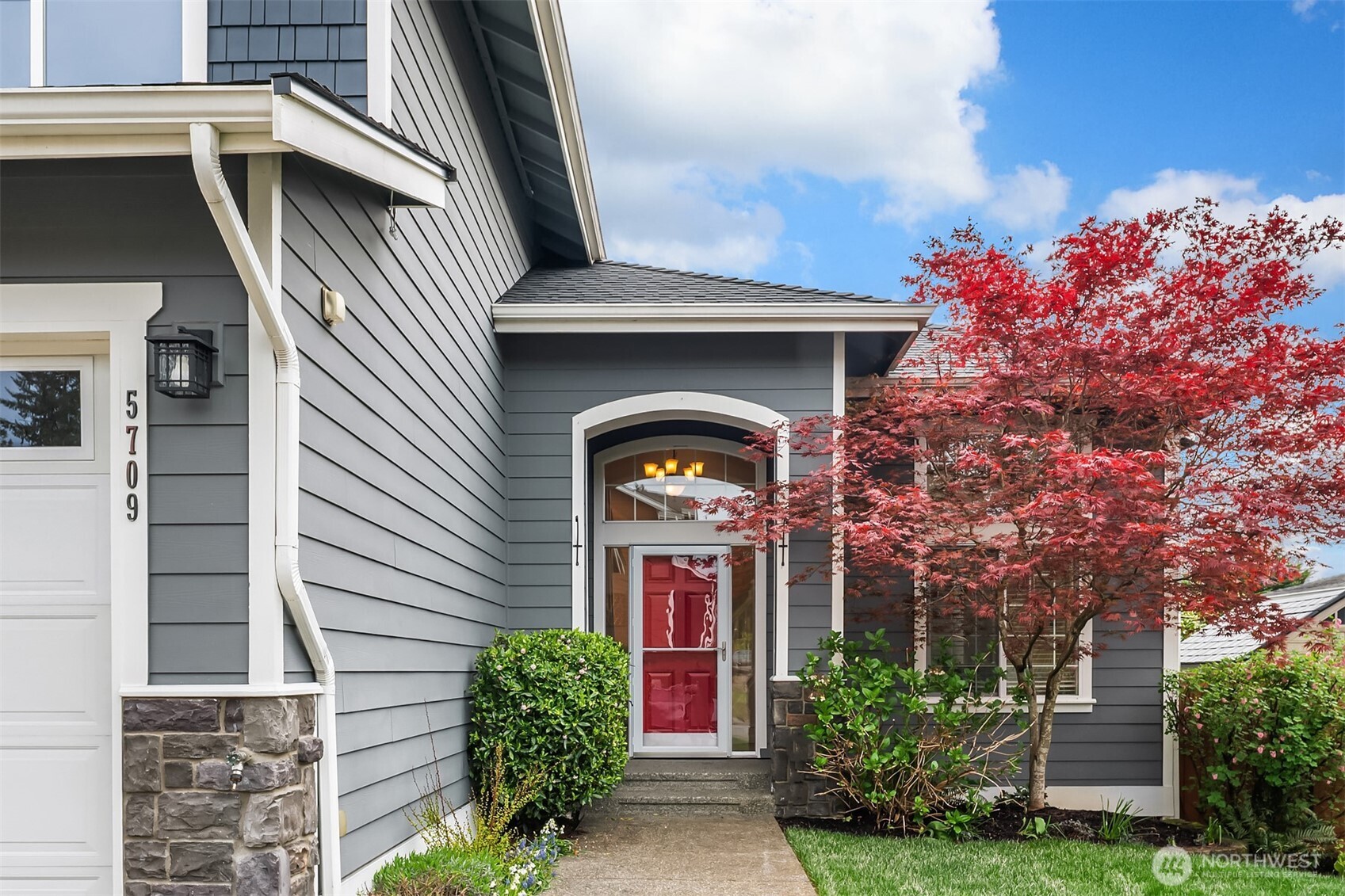 5709 Northeast 3rd Place Renton, WA 98059 - Photo 2 of 40