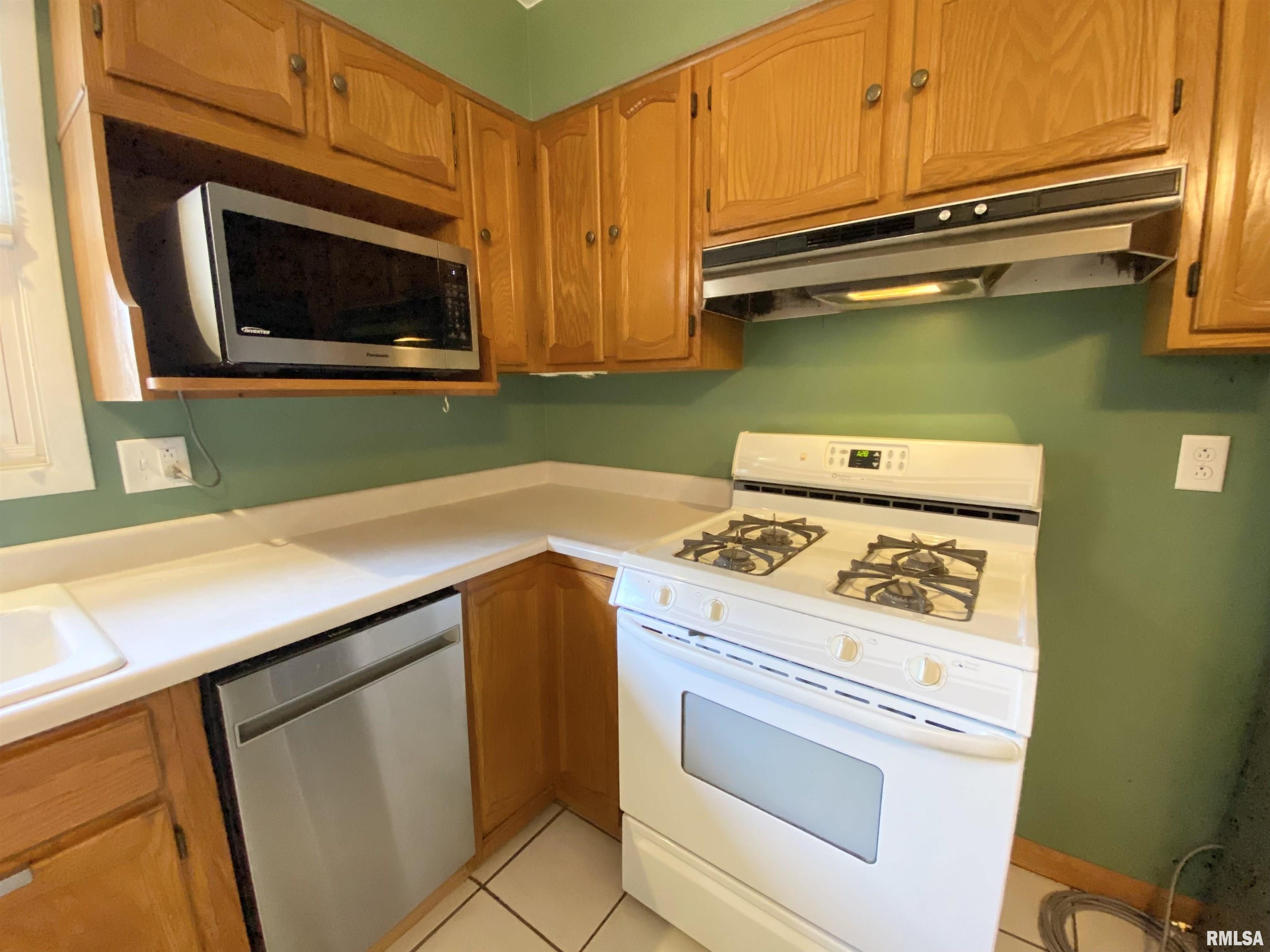 1218 Brookhill Road Peoria, IL 61615 - Photo 11 of 34 Gallery Image 11