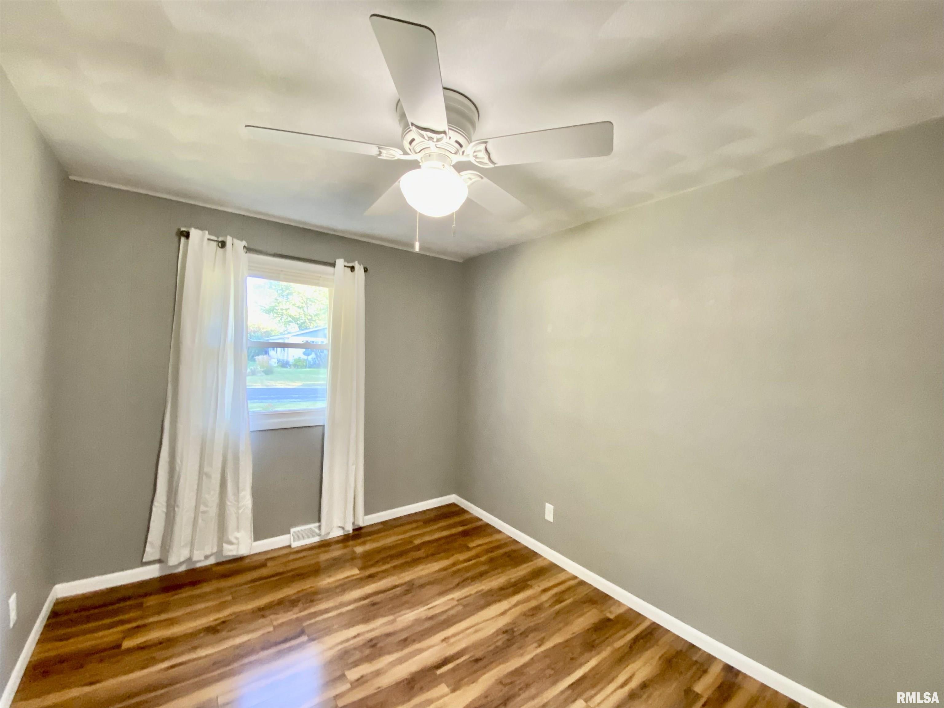 1218 Brookhill Road Peoria, IL 61615 - Photo 14 of 34 Gallery Image 14